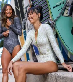 Sporti X Stef Corgel Manhattan Beach Cheetah Zip Front Long-Sleeve One Piece Swimsuit -Speedo Store 7360964001960 junglegreen 3a